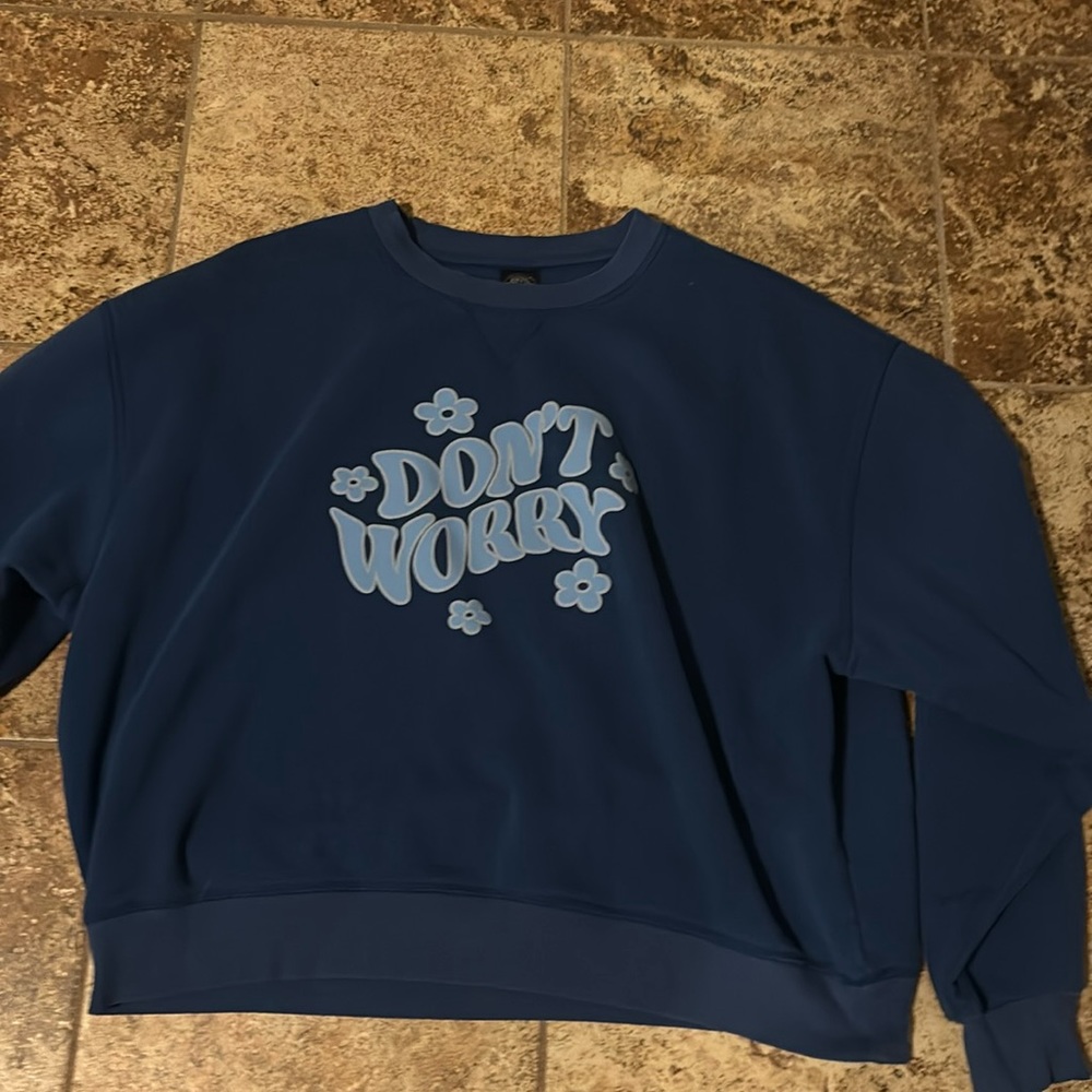 Super cute crewneck!